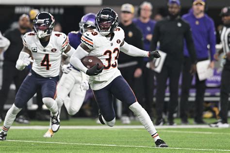 Chicago Bears cornerback Jaylon Johnson requests a trade ahead of today’s 3 p.m. NFL trade deadline